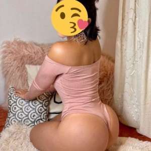 Seksi ve doğal escort bayan Hadise