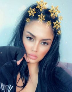 Fantezi dolu escort Nazlı