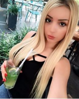 Şaşırtıcı gelecek bir escort Selin